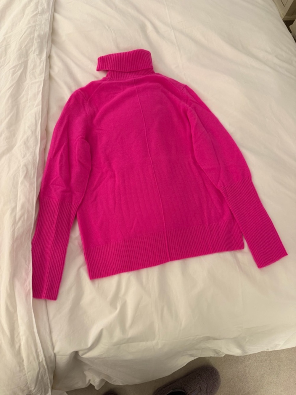 Aqua Cashmere- Perfect Condition  Hot Pink Turtleneck Sweater
